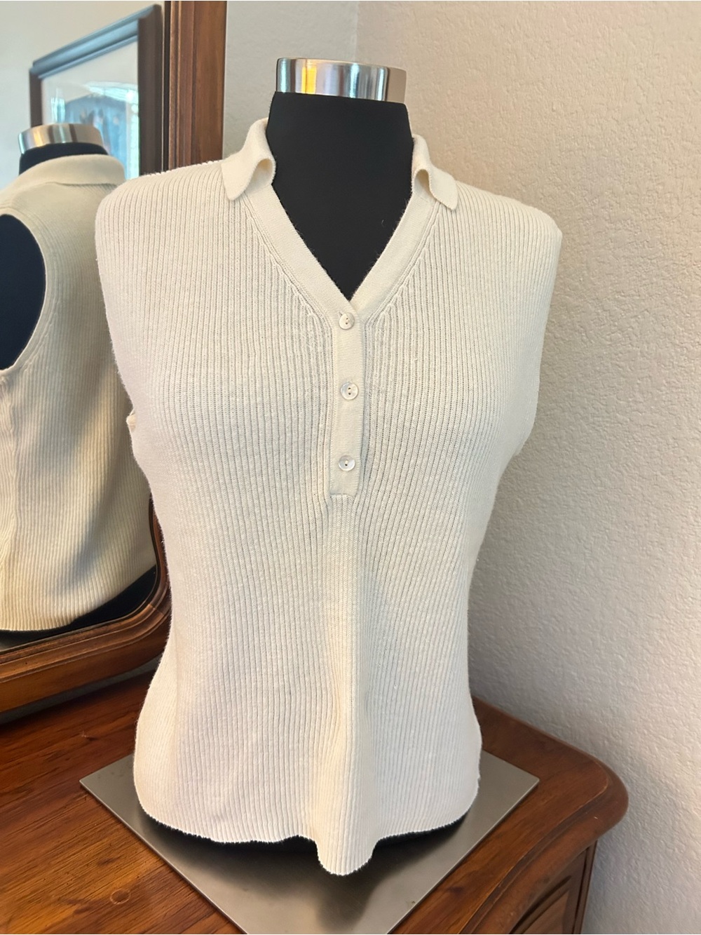Designers Originals Cream Ribbed Knit Polo Shell. Size M. NWTGS